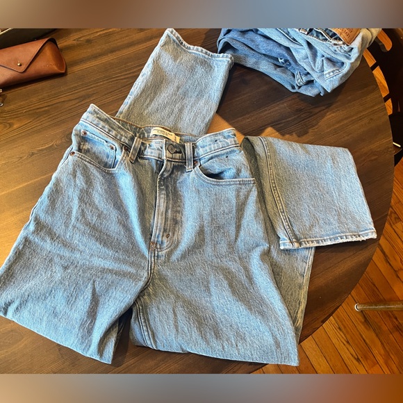 Abercrombie & Fitch The 90s Straight Ultra High Rise Curve Love Denim Jeans - Picture 1 of 8